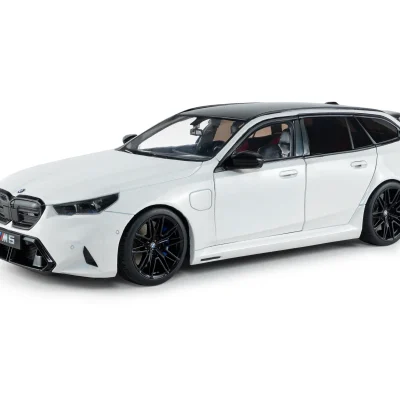 SOLIDO BMW M5 TOURING – Alpine White Solid – 2025