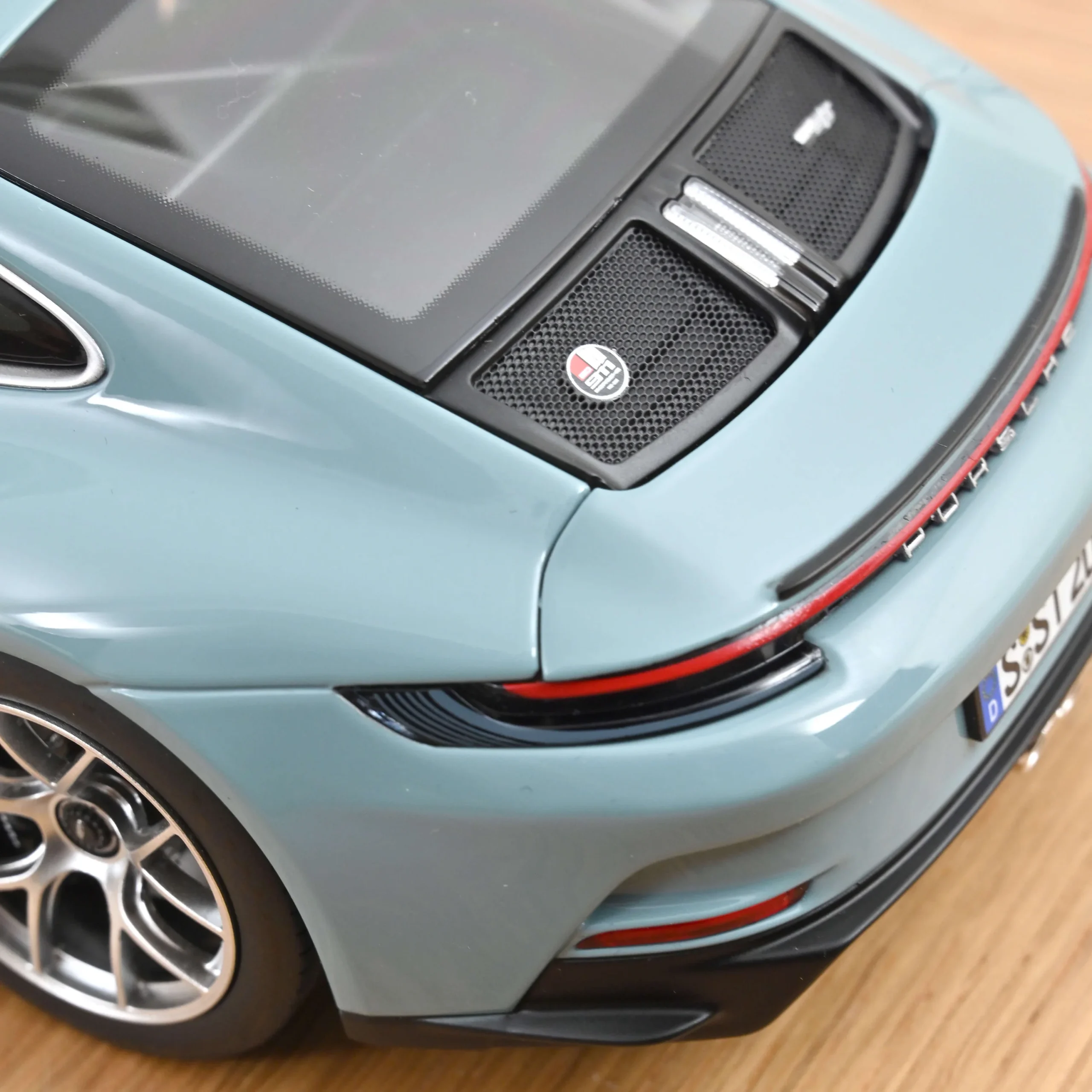 NOREV Porsche 911 S/T 2023 Bleu Meissen 1/18 - Görsel 3
