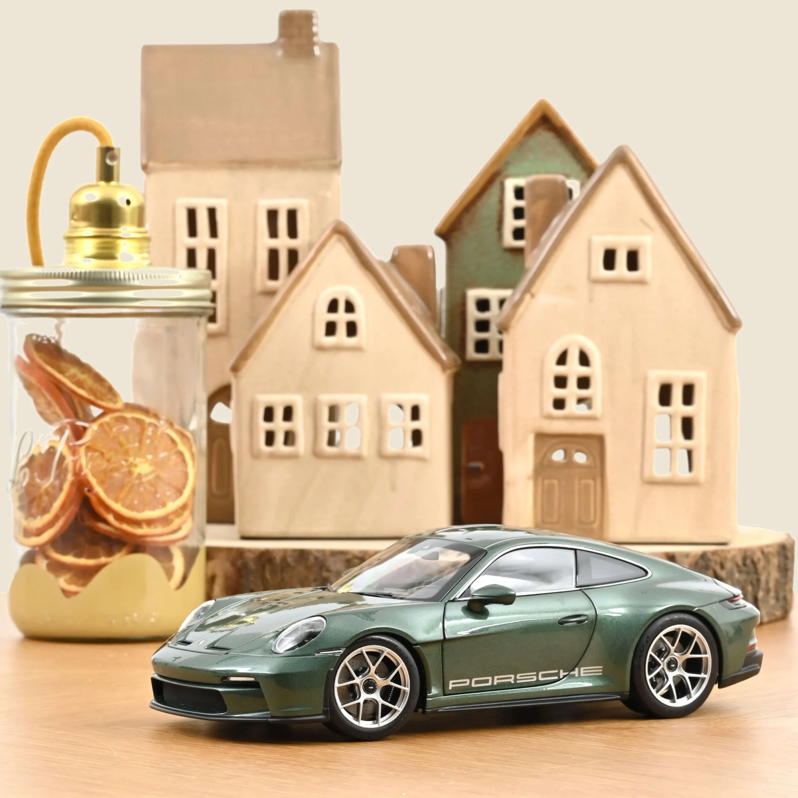 NOREV Porsche 911 S/T 2023 Malachite green metallic 1:18