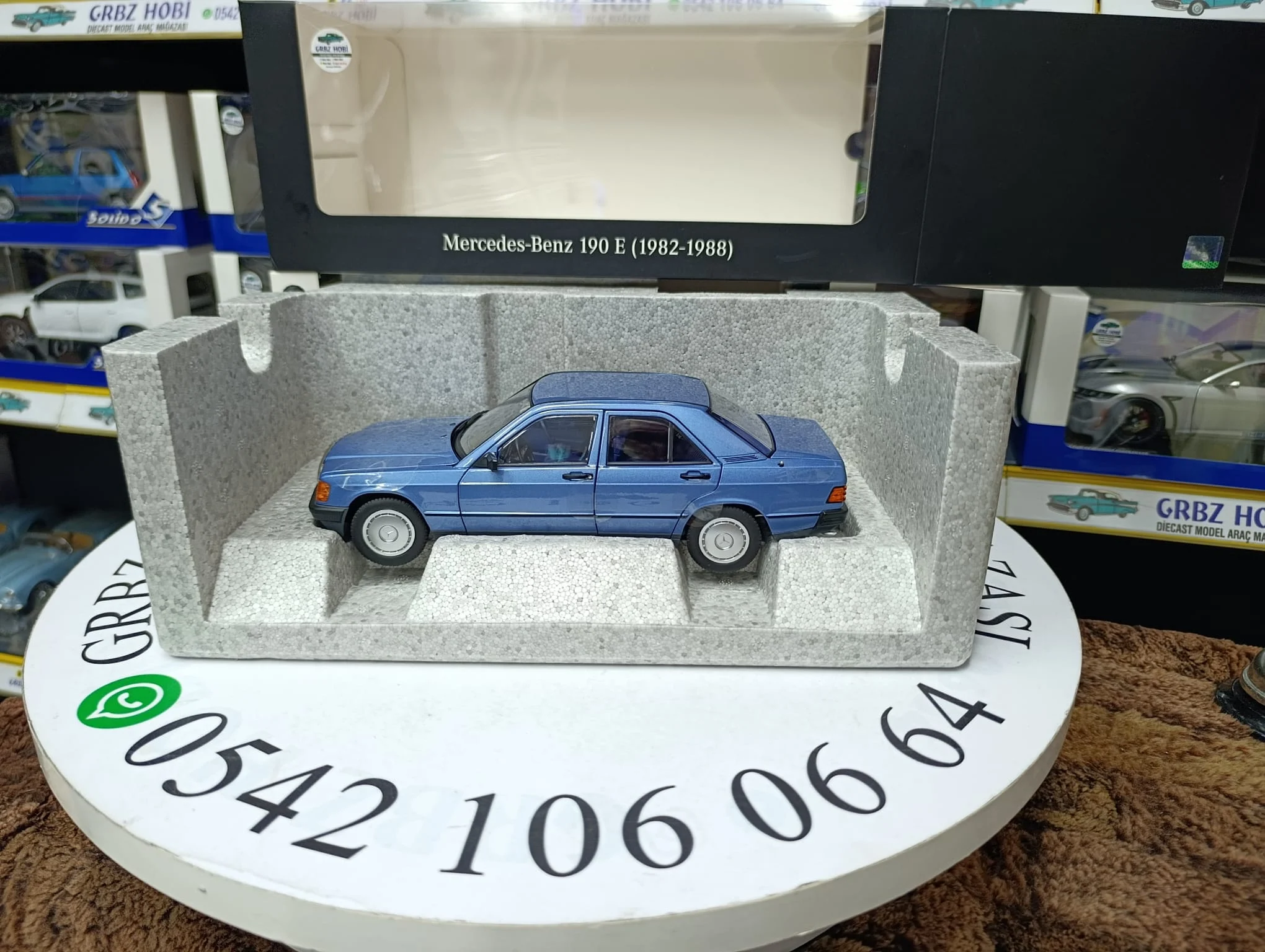 NOREV MERCEDES-BENZ 190 E 1982-1988 1:18
