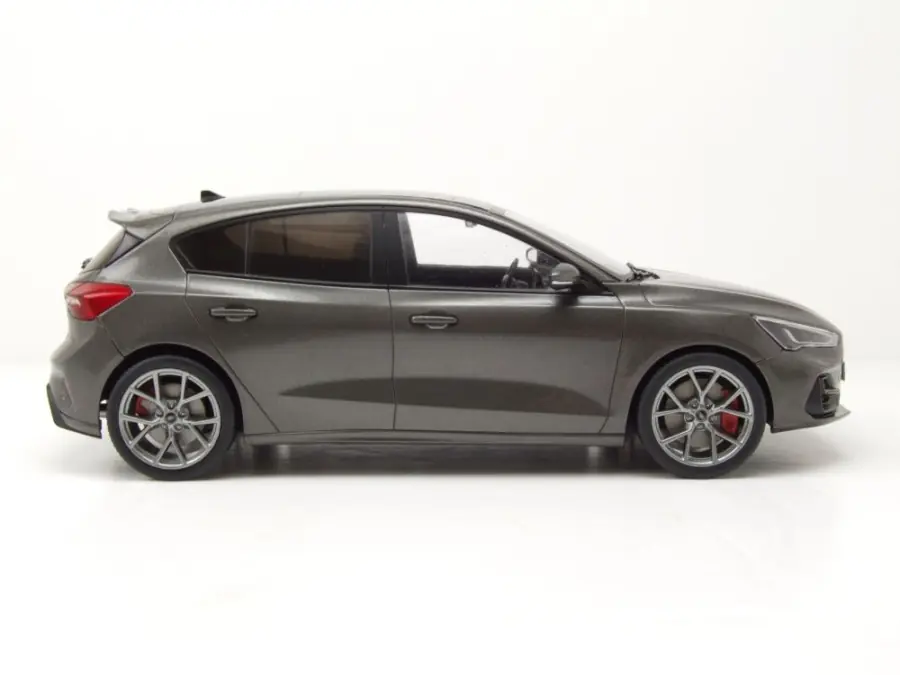MCG 1/18 Ford Focus St, Gri 2022 - Görsel 3